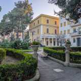 Si tratta dell�Istituto Santa Maria De Mattias, enorme e sorprendente complesso scolastico attivo dal 1936